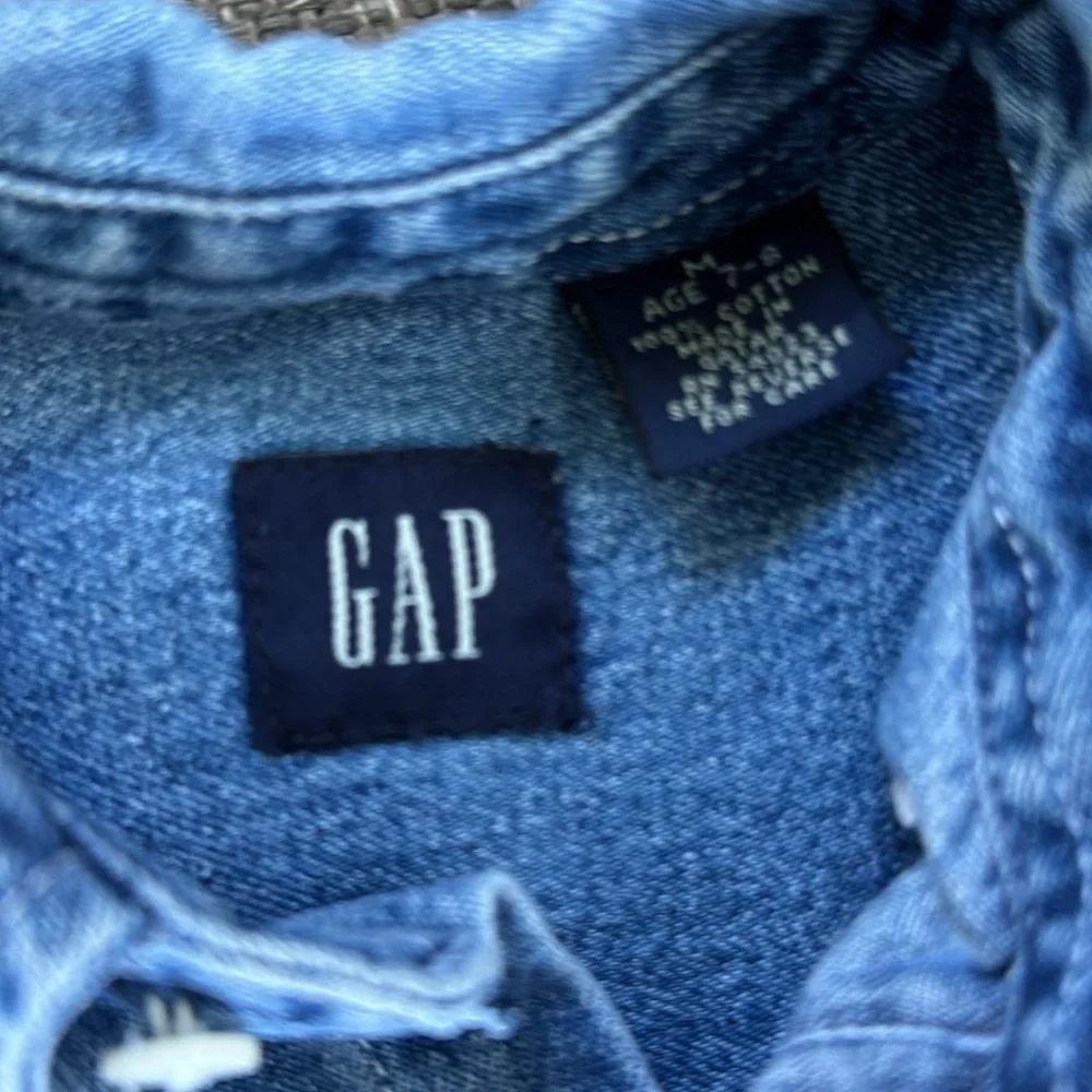 Gap Kids Boys denim Button Down Shirt Size Medium